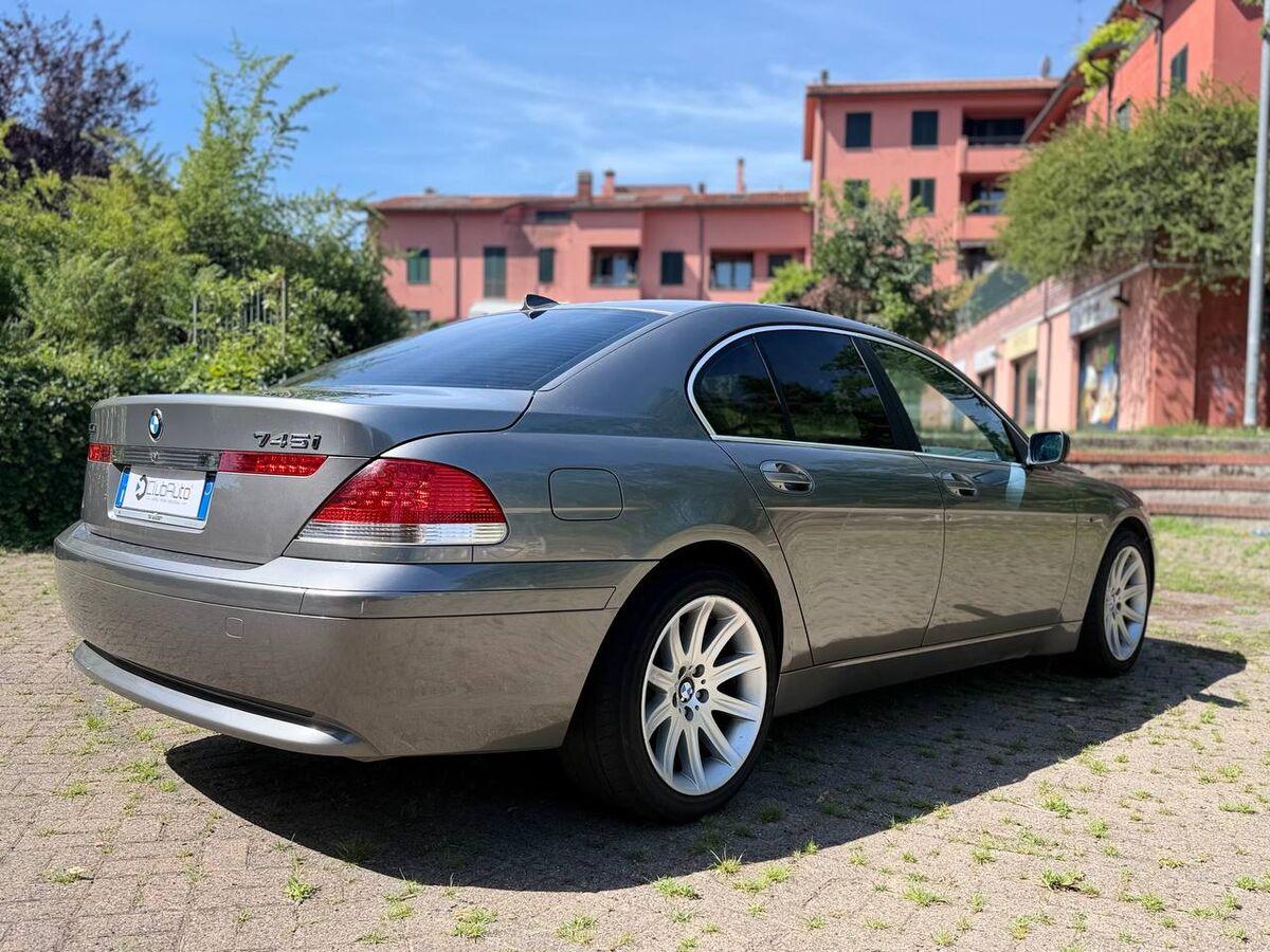 BMW Serie 7 E 65-66 745i