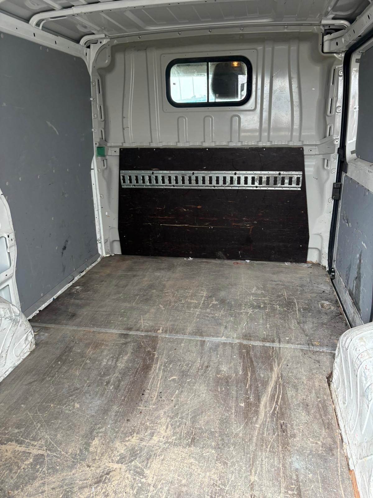 Peugeot Boxer 330 2.0 BlueHDi/110CV FAP PC-TN Combi Comfort