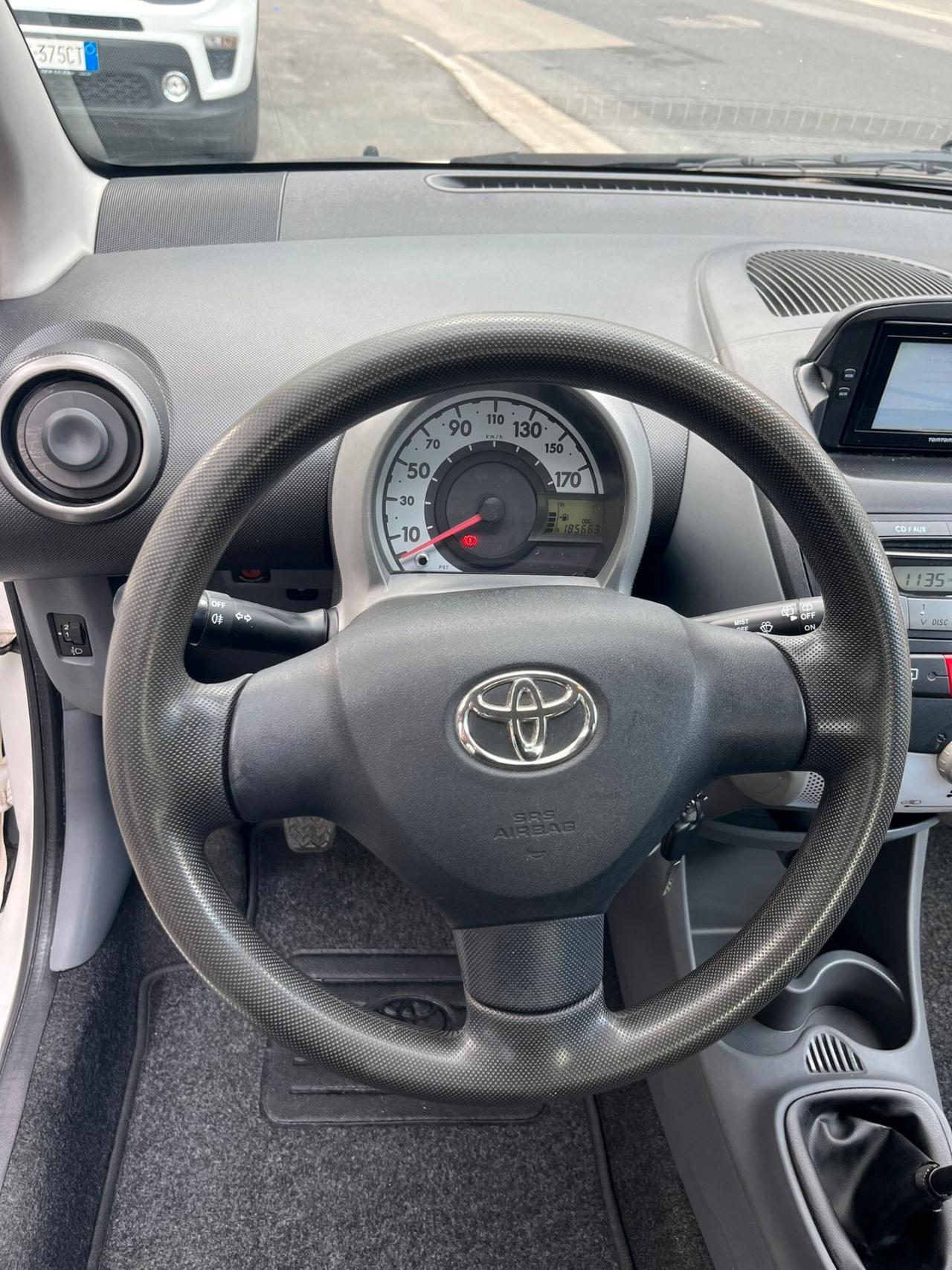 Toyota Aygo 1.0 12V VVT-i 5 porte Now Connect