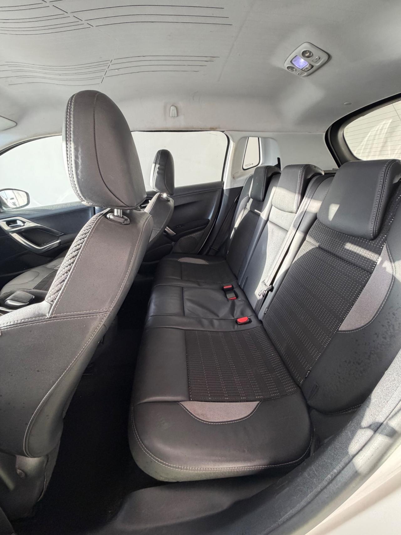 Peugeot 2008 1.6 e-HDi 92 CV Stop&Start Allure