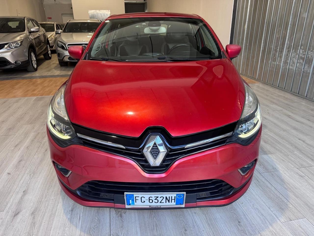 Renault Clio Energy intens euro 6 con gancio di traino