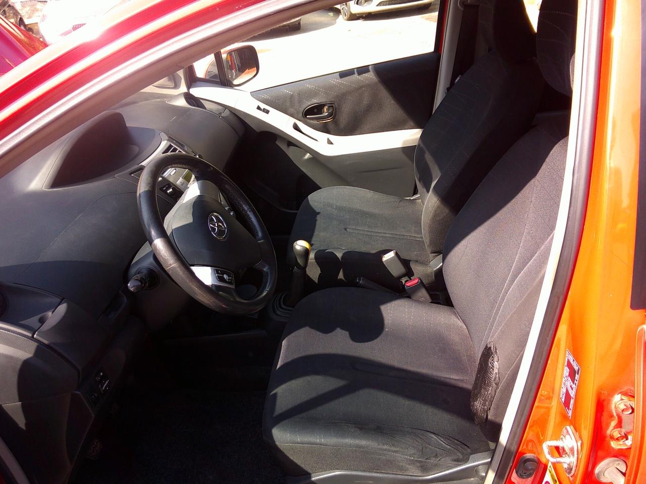 Toyota Yaris 1.3i 16V cat Sol 07