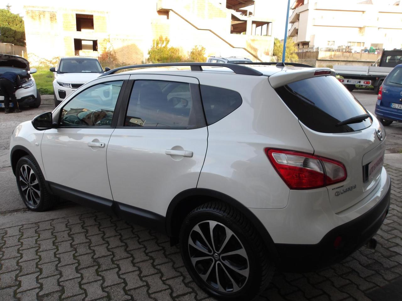 Nissan Qashqai 1.5 dci Tekna Dpf FL *TETTO PANORAMICO * GANCIO DI TRAINO *