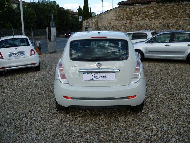 LANCIA Ypsilon 1.2 69 CV Diva