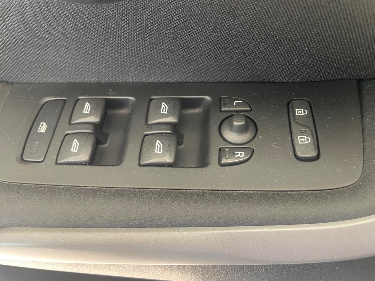 Volvo V40 Cross Country D4 Geartronic Momentum - Nessun vincolo -