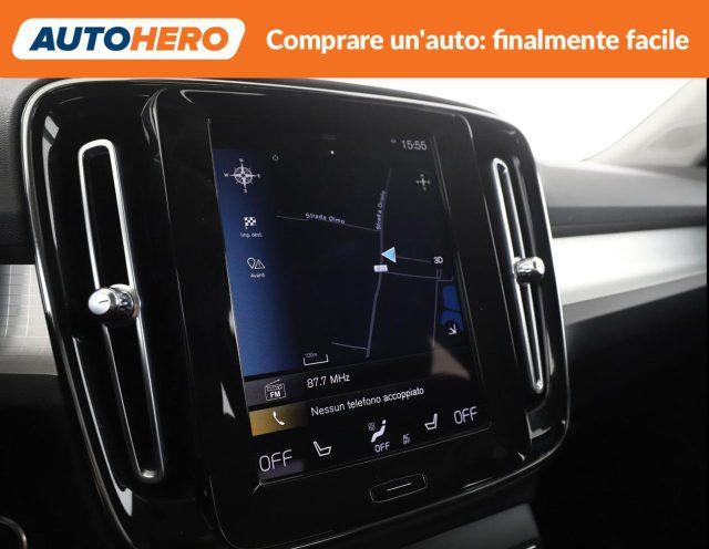 VOLVO XC40 B4 AWD Geartronic Momentum Pro