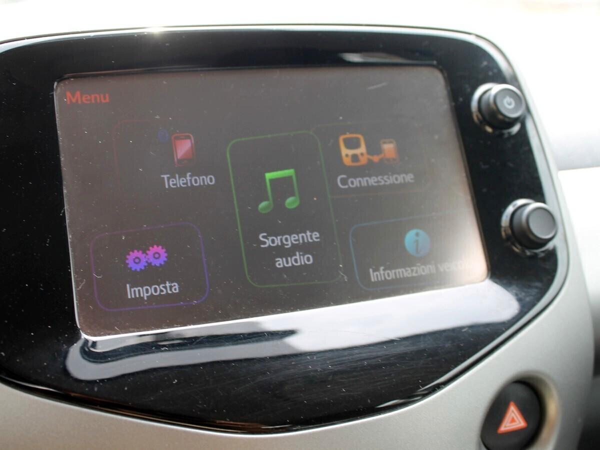Toyota Aygo 1.0 VVT-i 69 CV 5 porte x-play TSS