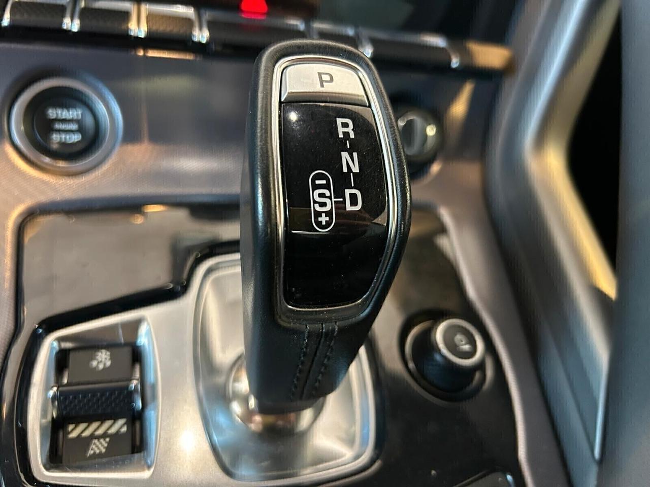 Jaguar F-Type Coupé 2.0 300 cv aut. CUP