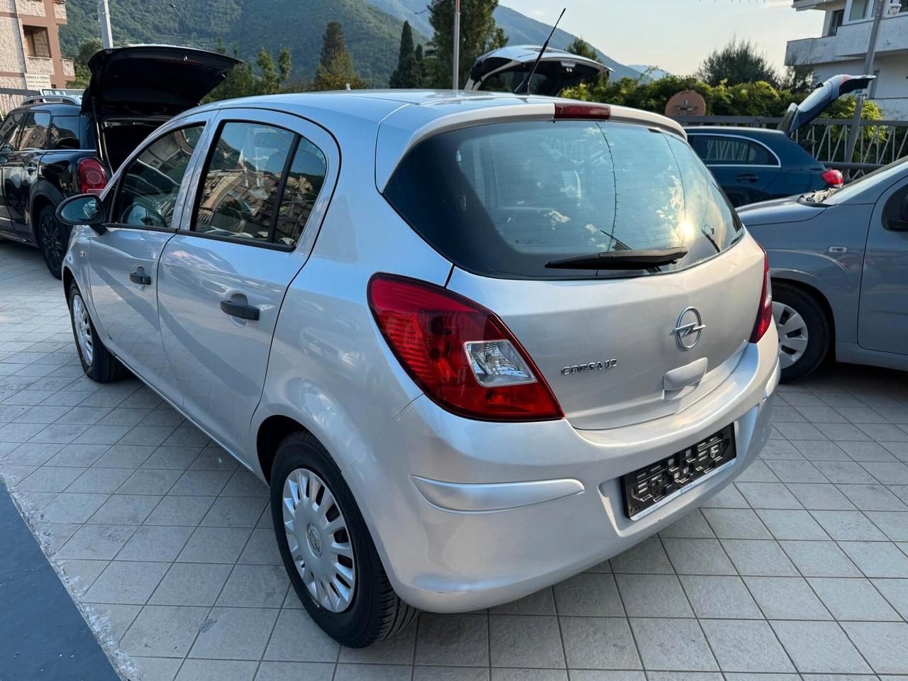 Opel Corsa 1.2 5 porte Enjoy GPL