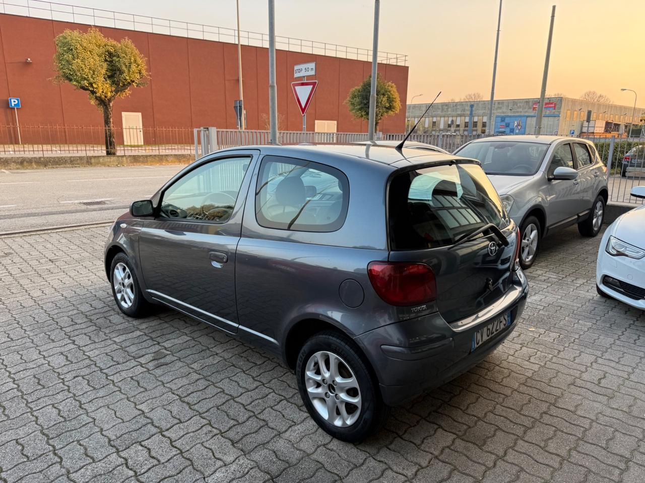 Toyota Yaris 1.0i 16V cat 3 porte Sol