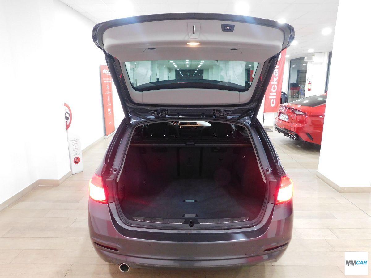 BMW - Serie 3 Touring - 318d Touring Business Advantage aut.