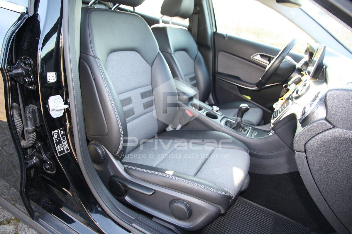 MERCEDES GLA 180 d Business