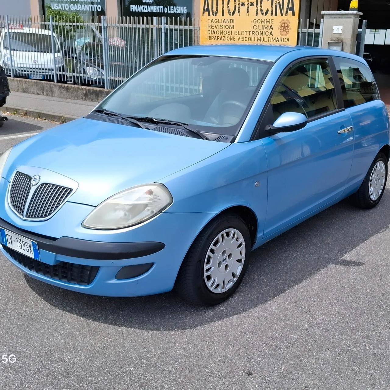 Lancia Ypsilon 1.2 16V Argento