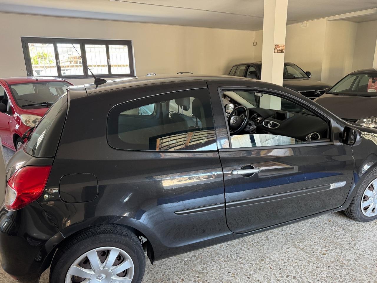 Renault Clio 1.2 16V 3 porte Dynamique