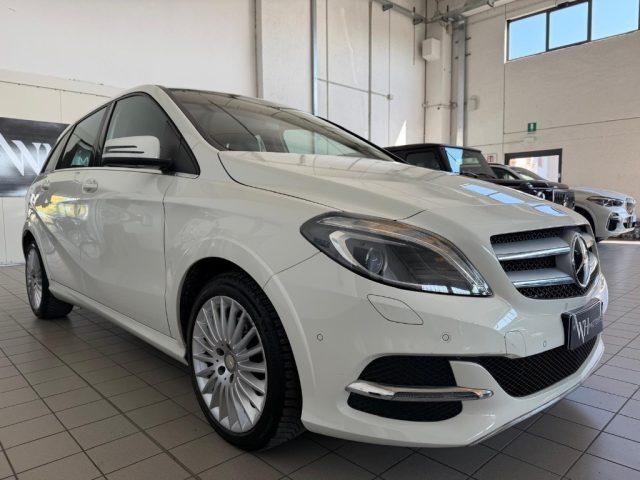 MERCEDES-BENZ B 200 c Sport //LED//NAVI//AUTOMATICA//