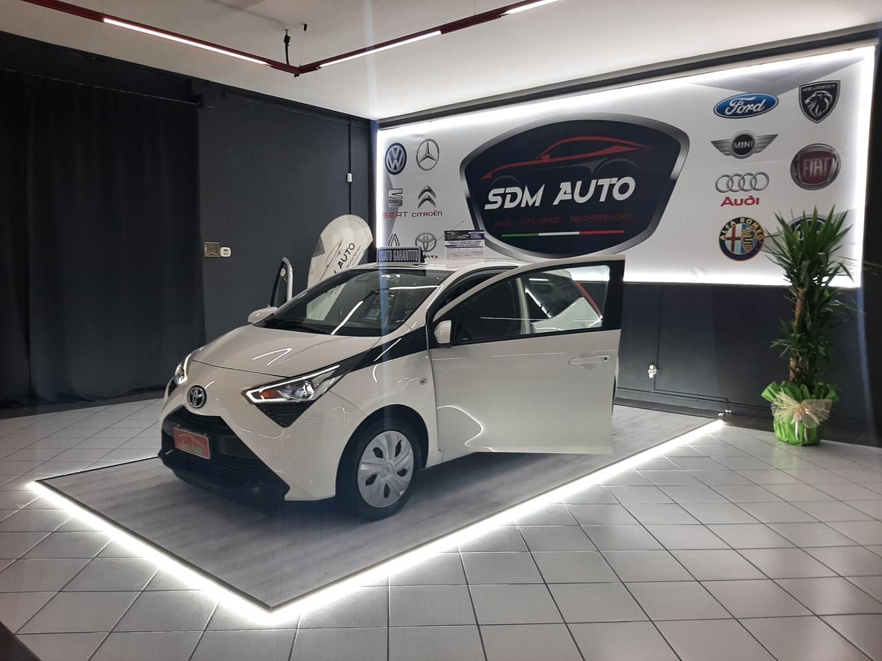 Toyota Aygo 1.0 VVT-i 69 CV 5 porte x-business