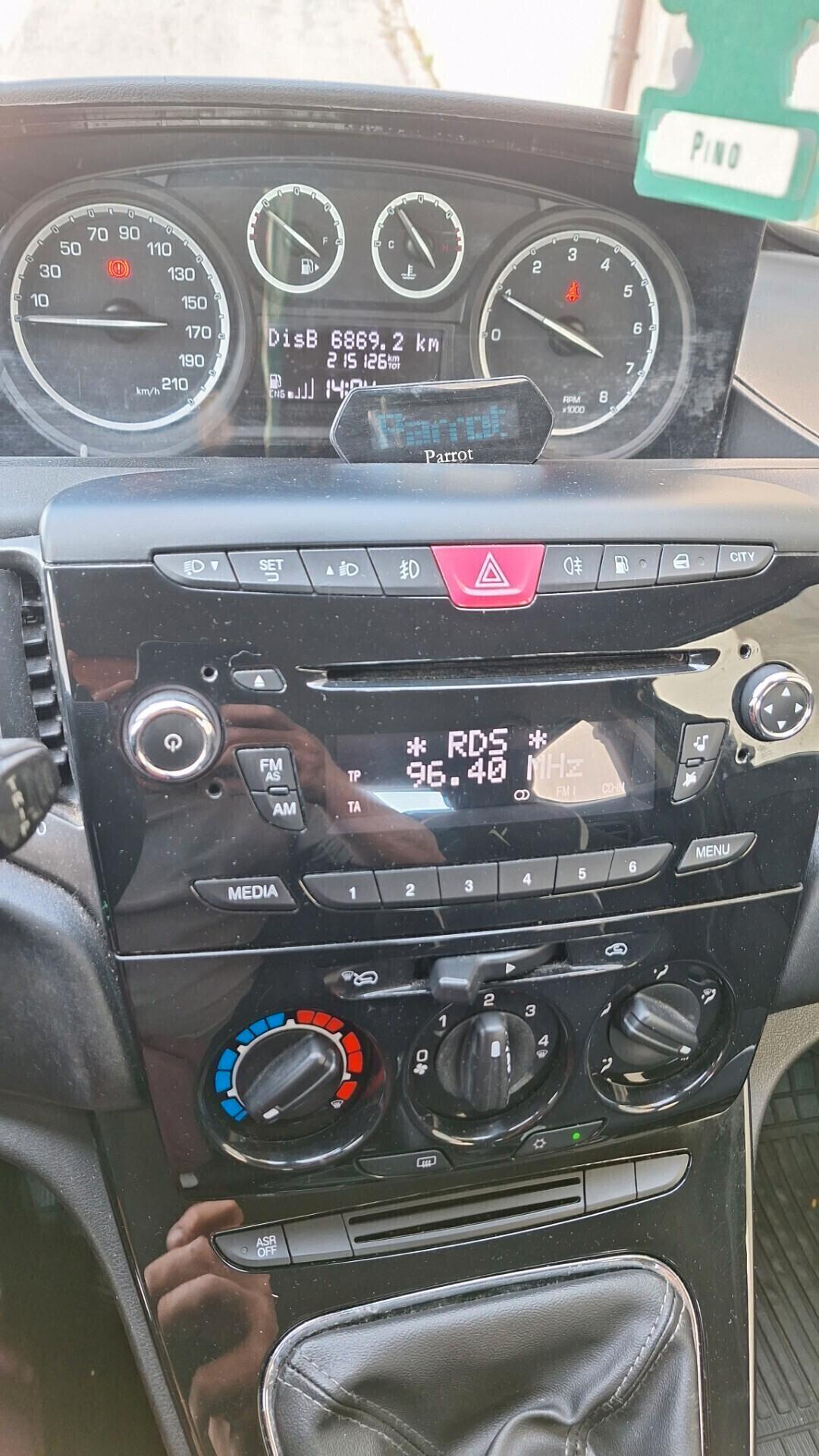 Lancia Ypsilon 0.9 TwinAir 85 CV 5 porte Metano Ecochic Elefantino