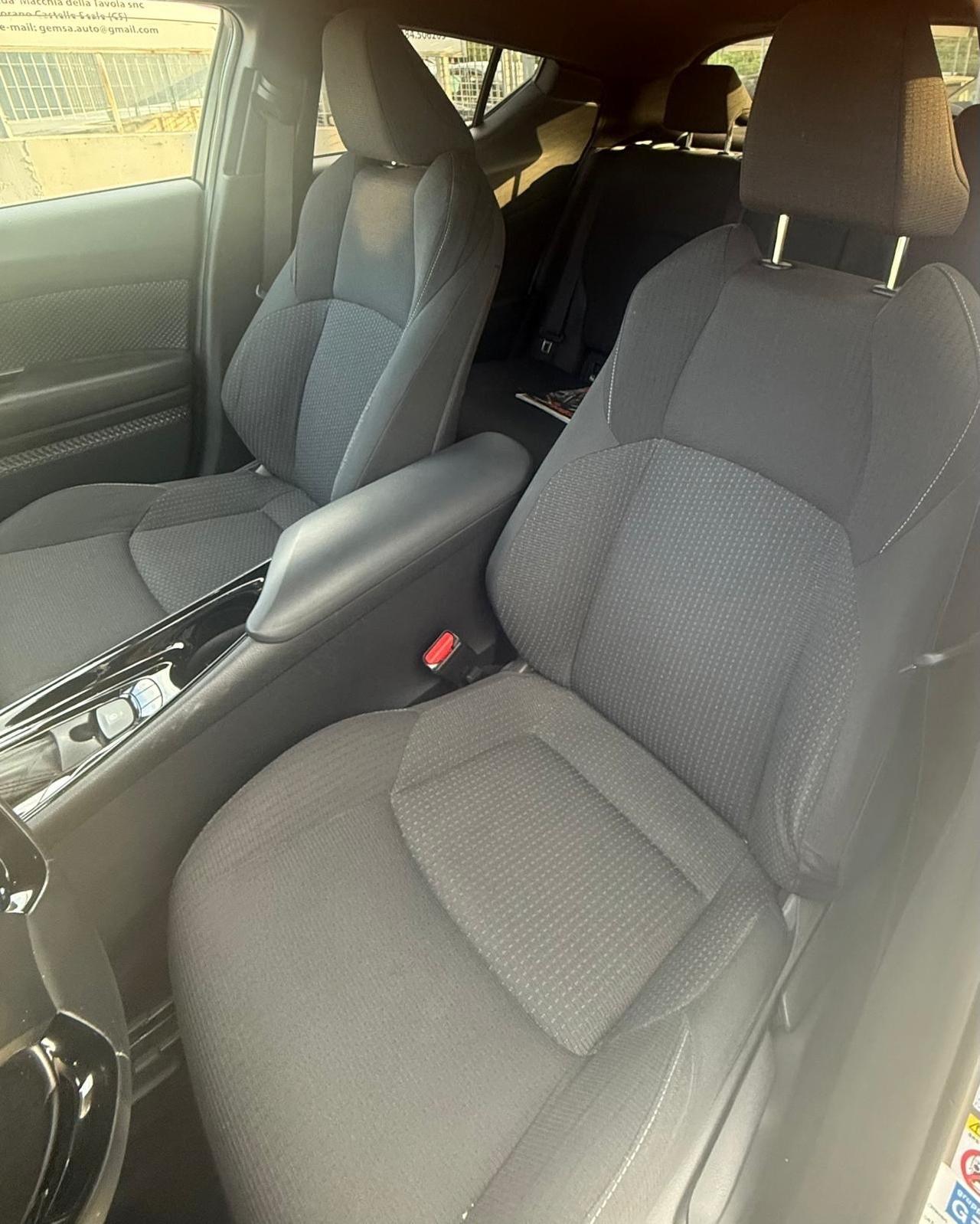 Toyota C-HR 1.8 Hybrid E-CVT Lounge