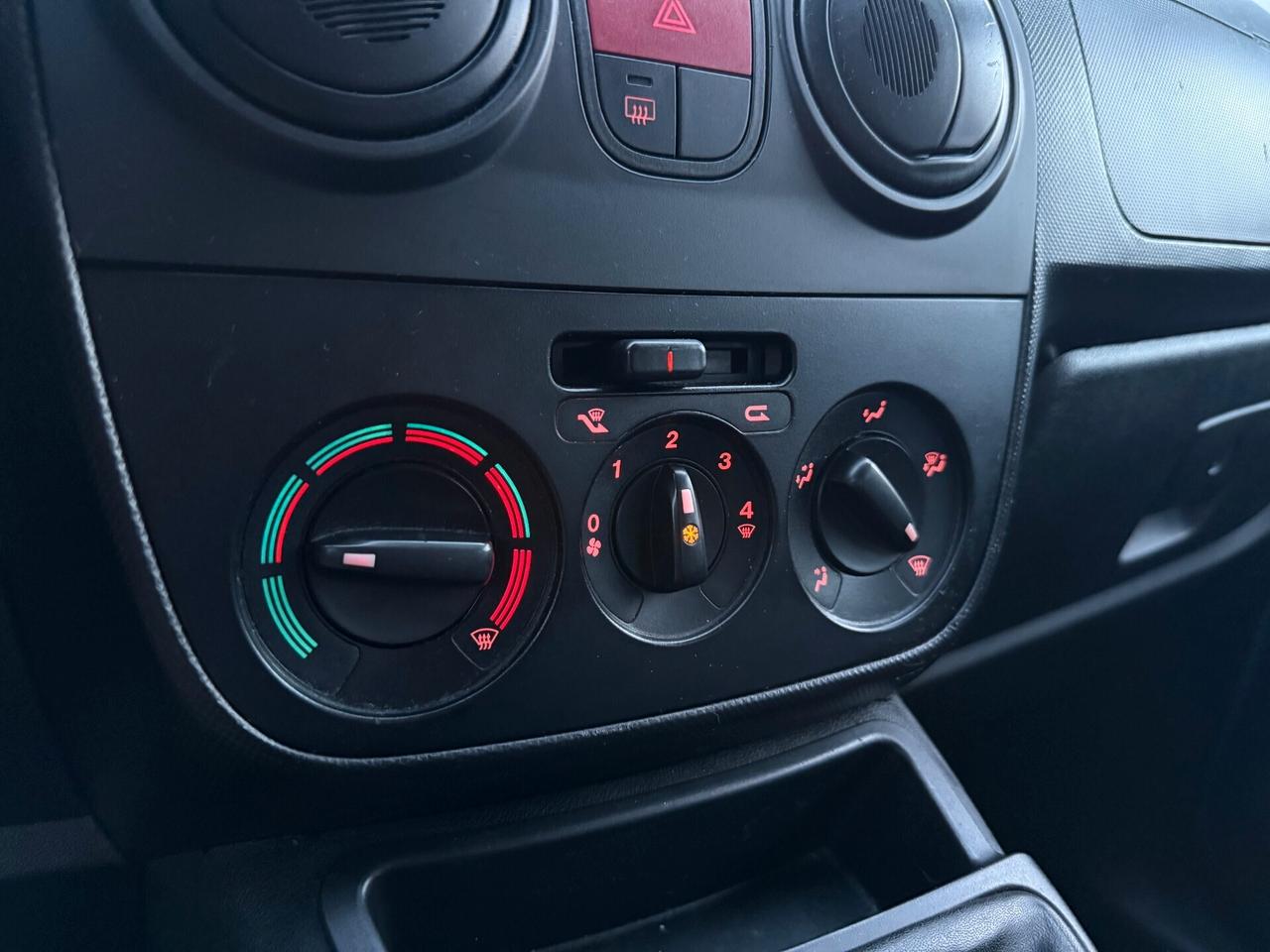 Fiat QUBO/1.4 77 CV/5 POSTI/METANO VALIDO 2028