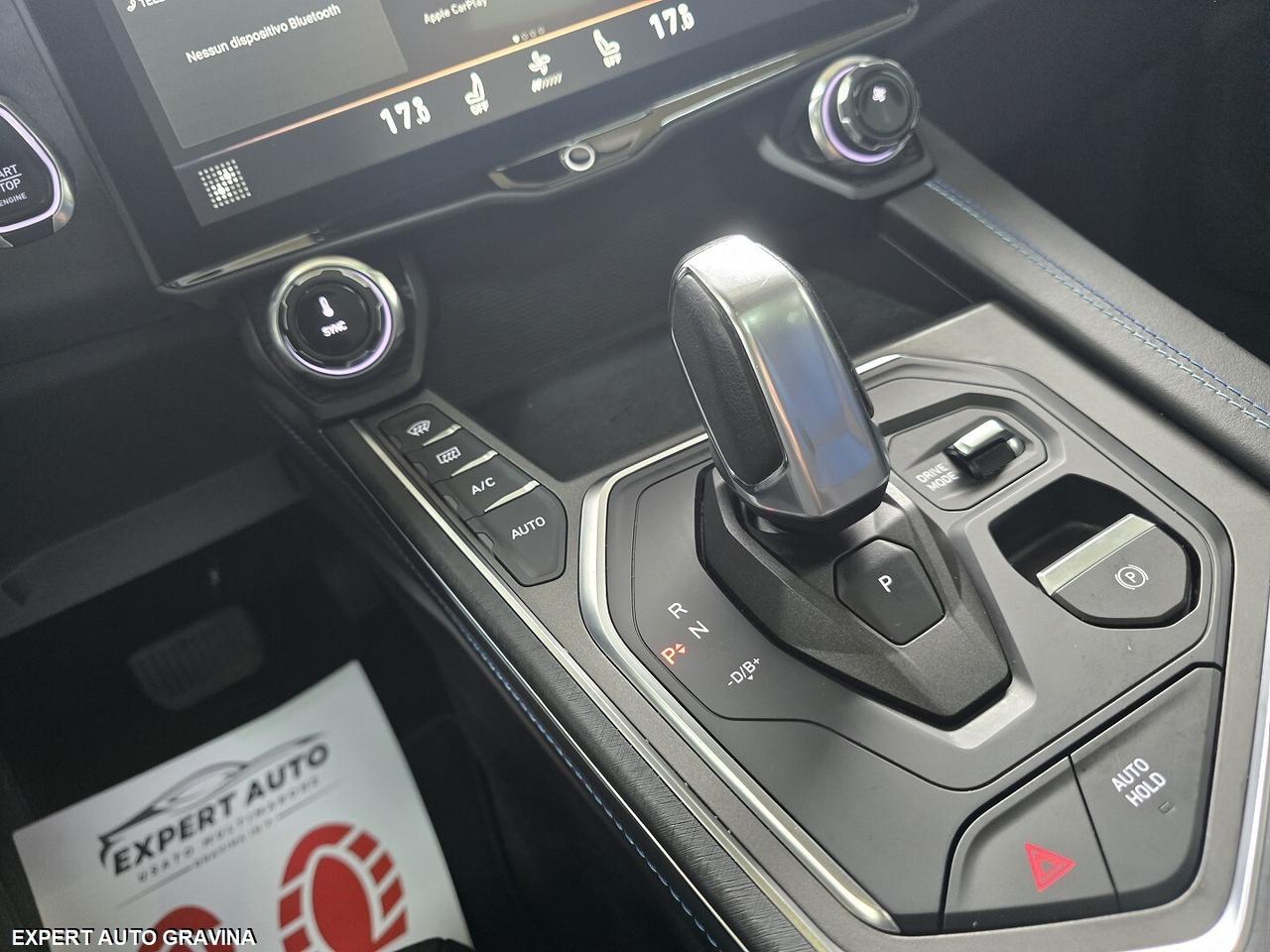 LYNK & CO 01 PLUG-IN **TOTAL BLACK**