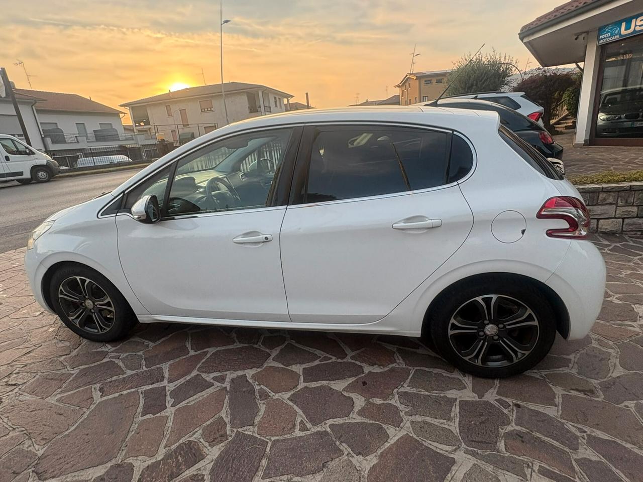 Peugeot 208 1.6 e-HDi 92 CV Stop&Start 5 porte Allure