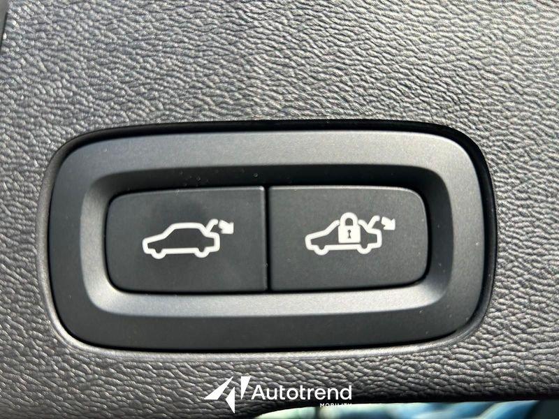 Volvo XC60 B4 197+14 CV Automatica Mild Hybrid Diesel Core in Conto Vendita