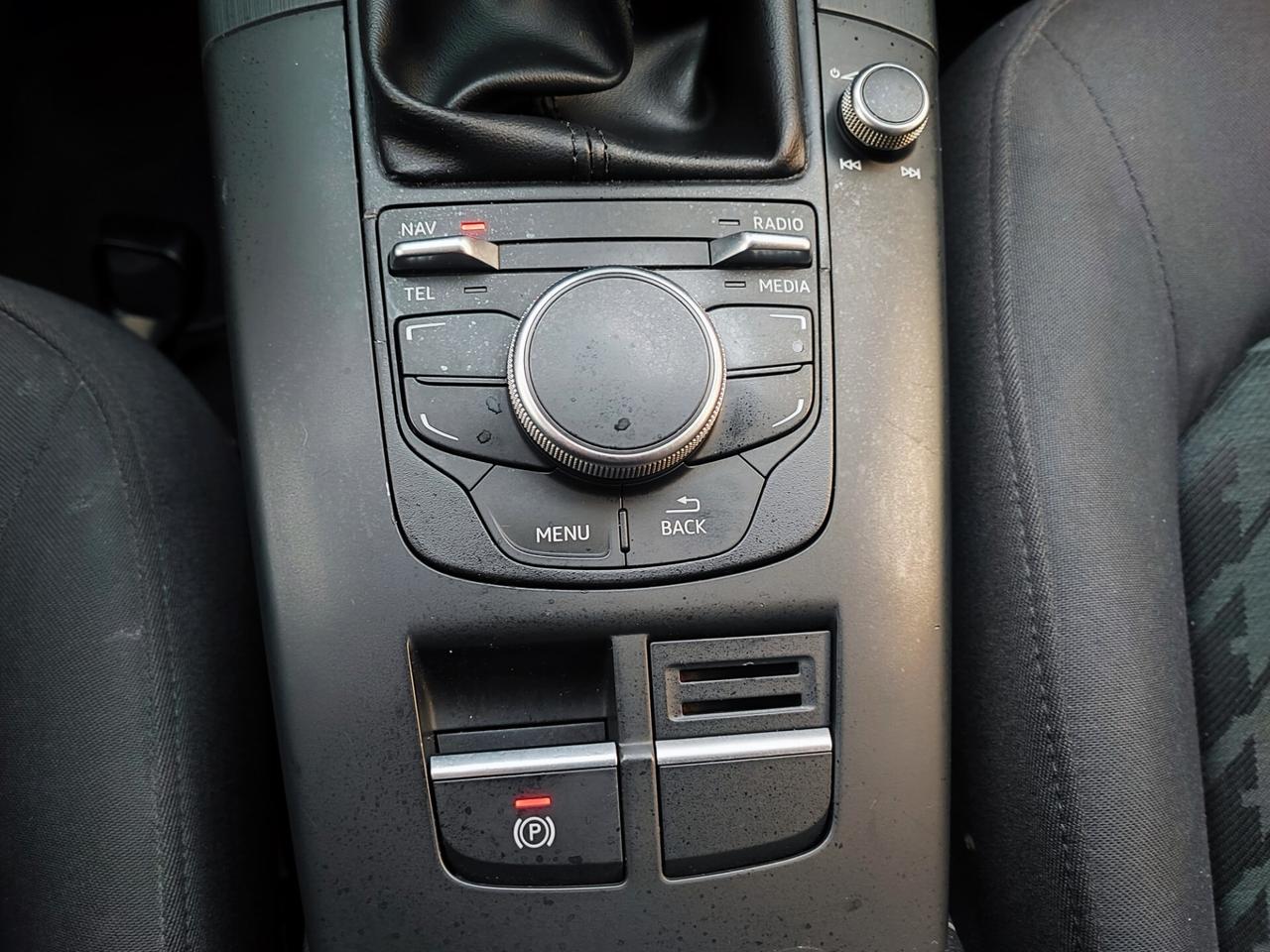 Audi A3 1.6 TDI clean diesel Attraction - 2015