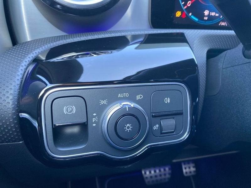 Mercedes-Benz Classe A A 180 d Premium Night edition Plus auto