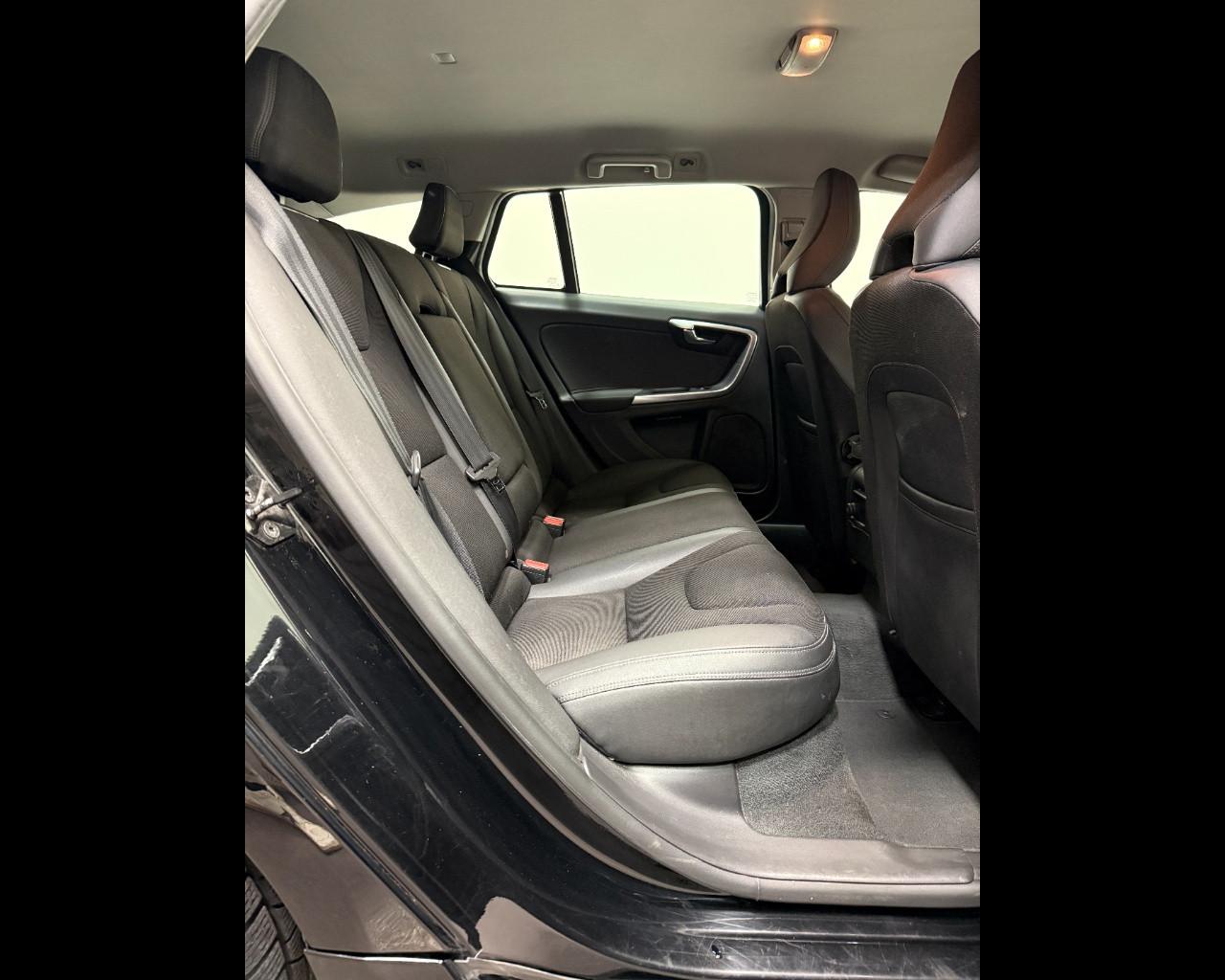 VOLVO V 60 2.0 D4 VED (D3) MOMENTUM