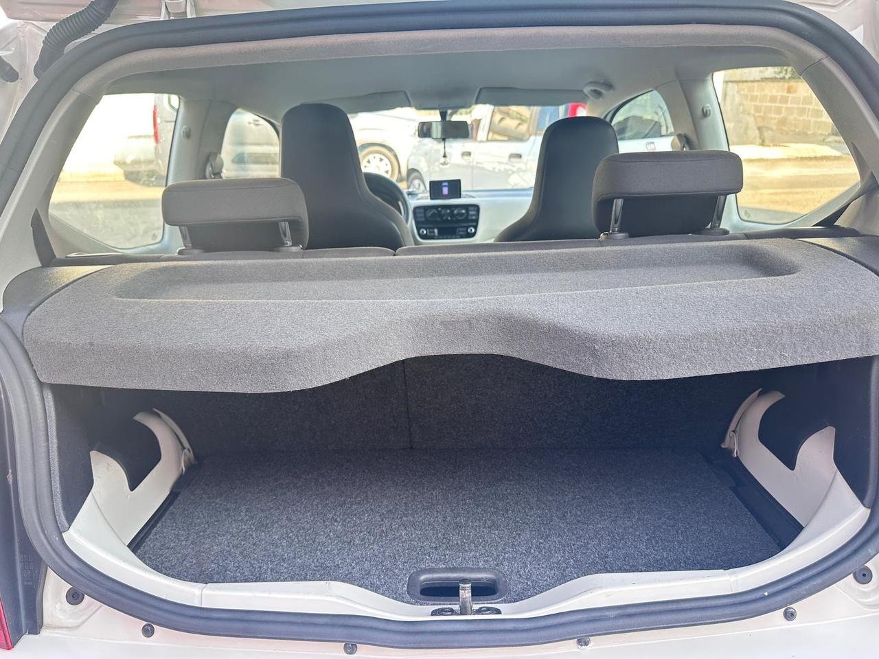 Volkswagen up 1.0 68 cv-2015-CLIMA