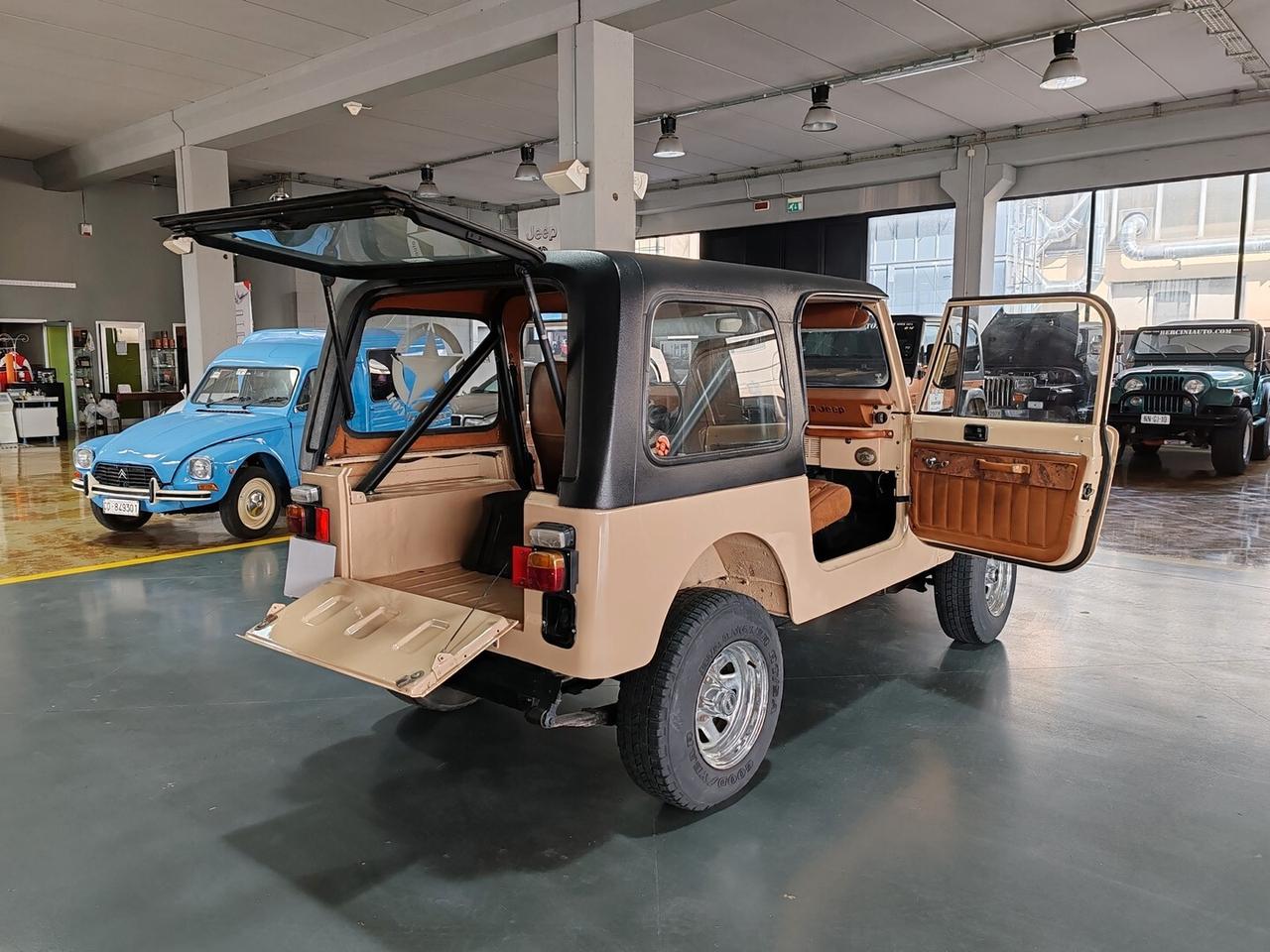 Jeep CJ-7 Laredo