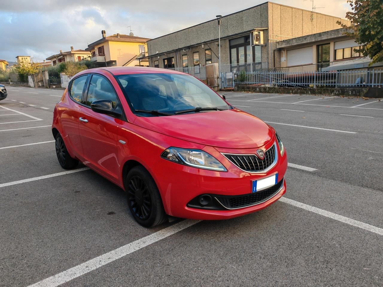 Lancia Ypsilon 5 porte Hybrid Incidentata