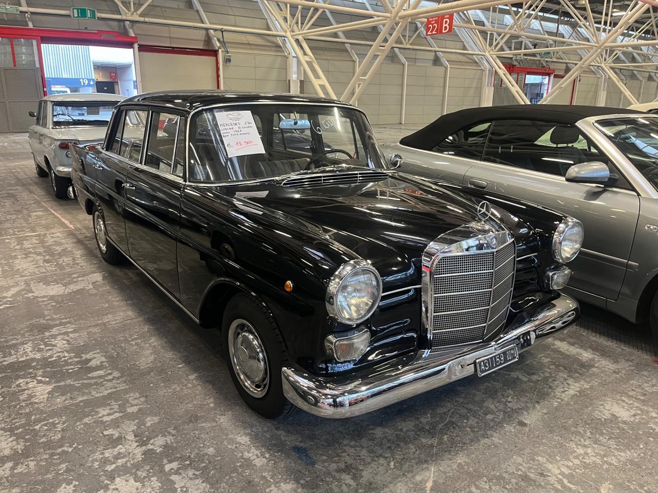 Mercedes benz 230 W110 Codine 6 cilindri