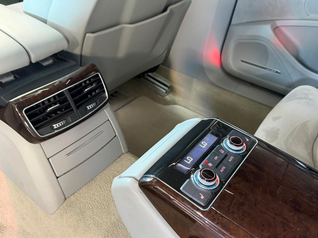 Audi A8 L 3.0 TDI 250 CV clean diesel quattro tiptronic
