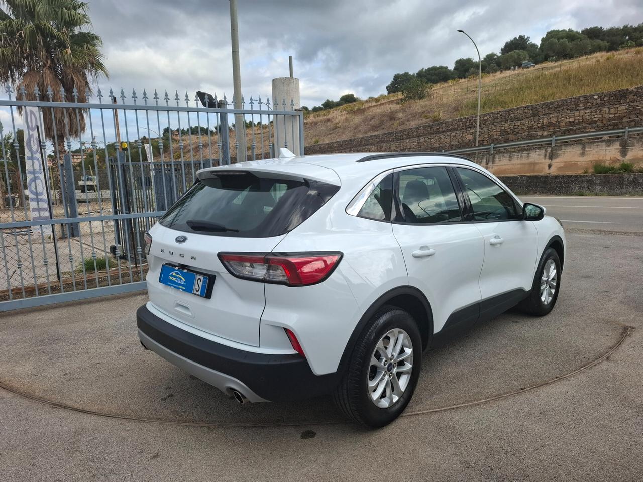 Ford Kuga 1.5 dci 120 CV titanium anno 2022