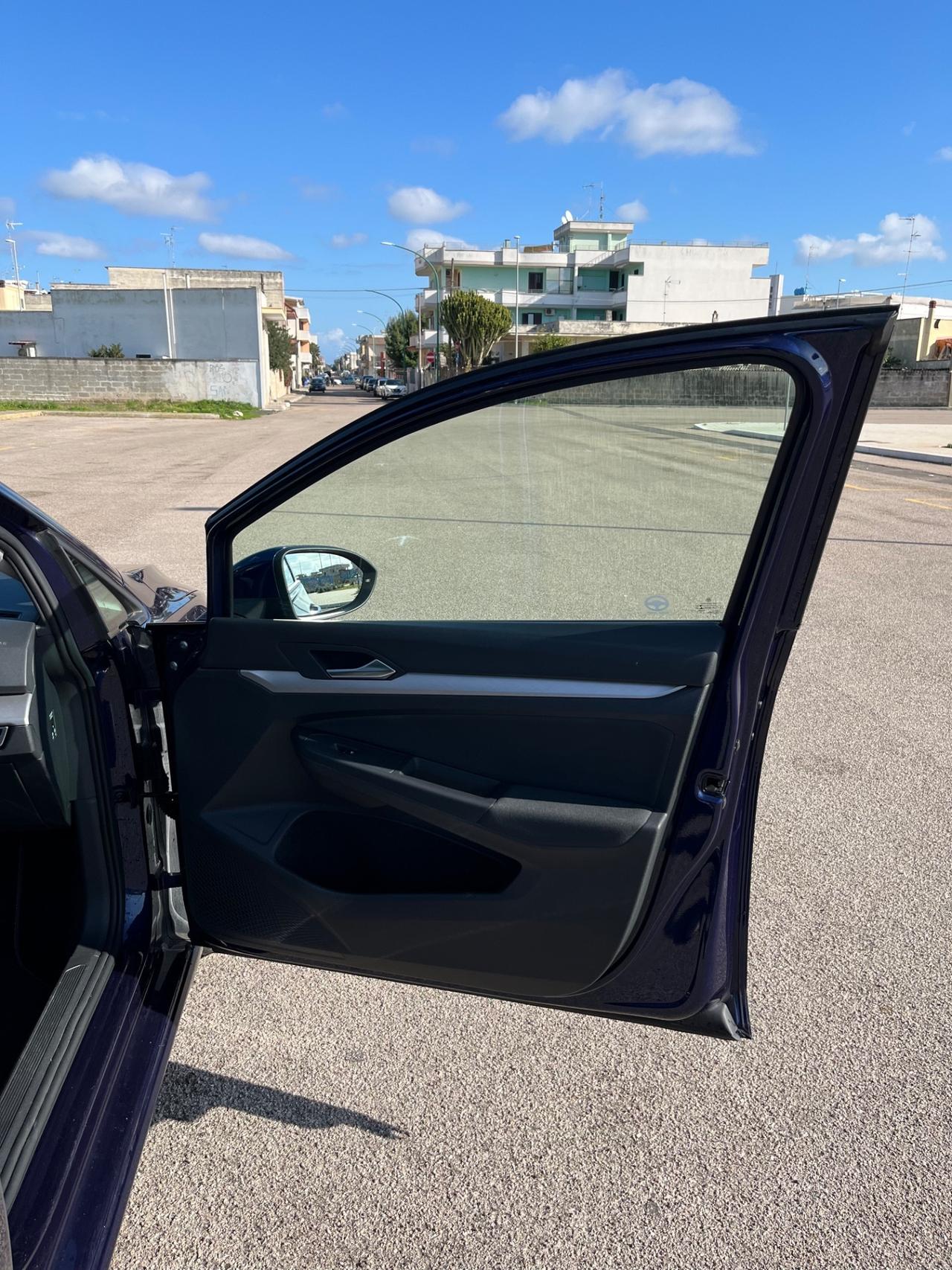 Volkswagen Golf 8 2.0 TDI DSG SCR Style