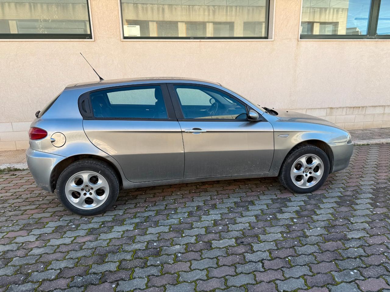 Alfa Romeo 147 1.9 JTD M-JET 16V 5 porte Dist.