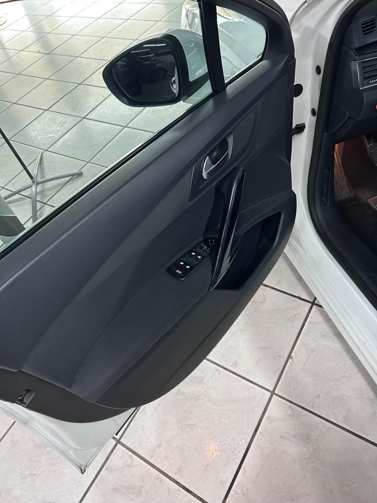 Peugeot 508 2.0 HDi 163CV aut. SW Ciel Active