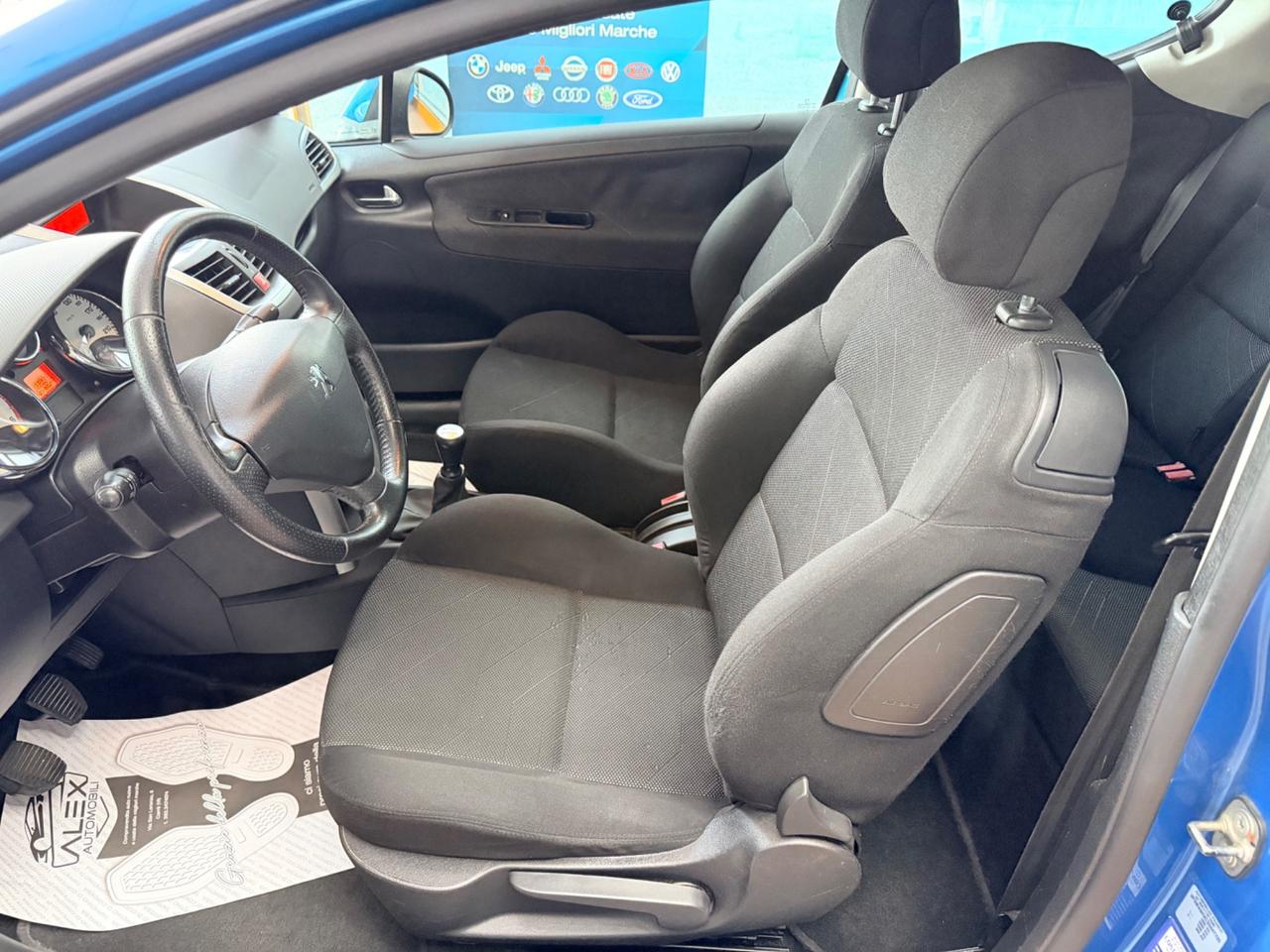 Peugeot 207 1.6 HDi 90CV Neopatentati