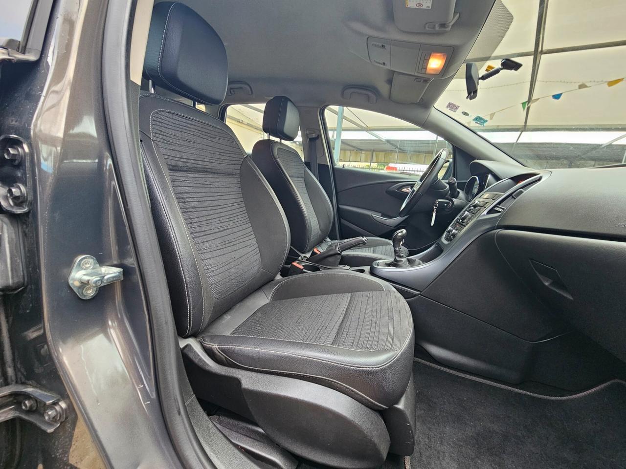 Opel Astra 1.4 Sports Tourer GPL Tech Elective