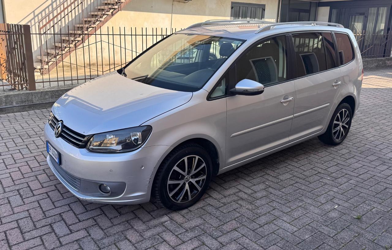 Volkswagen Touran 2.0 TDI 140 CV DSG Highline Ok Neopatentati