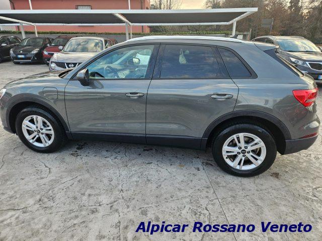 AUDI Q3 45 TFSI quattro S tronic Business sport