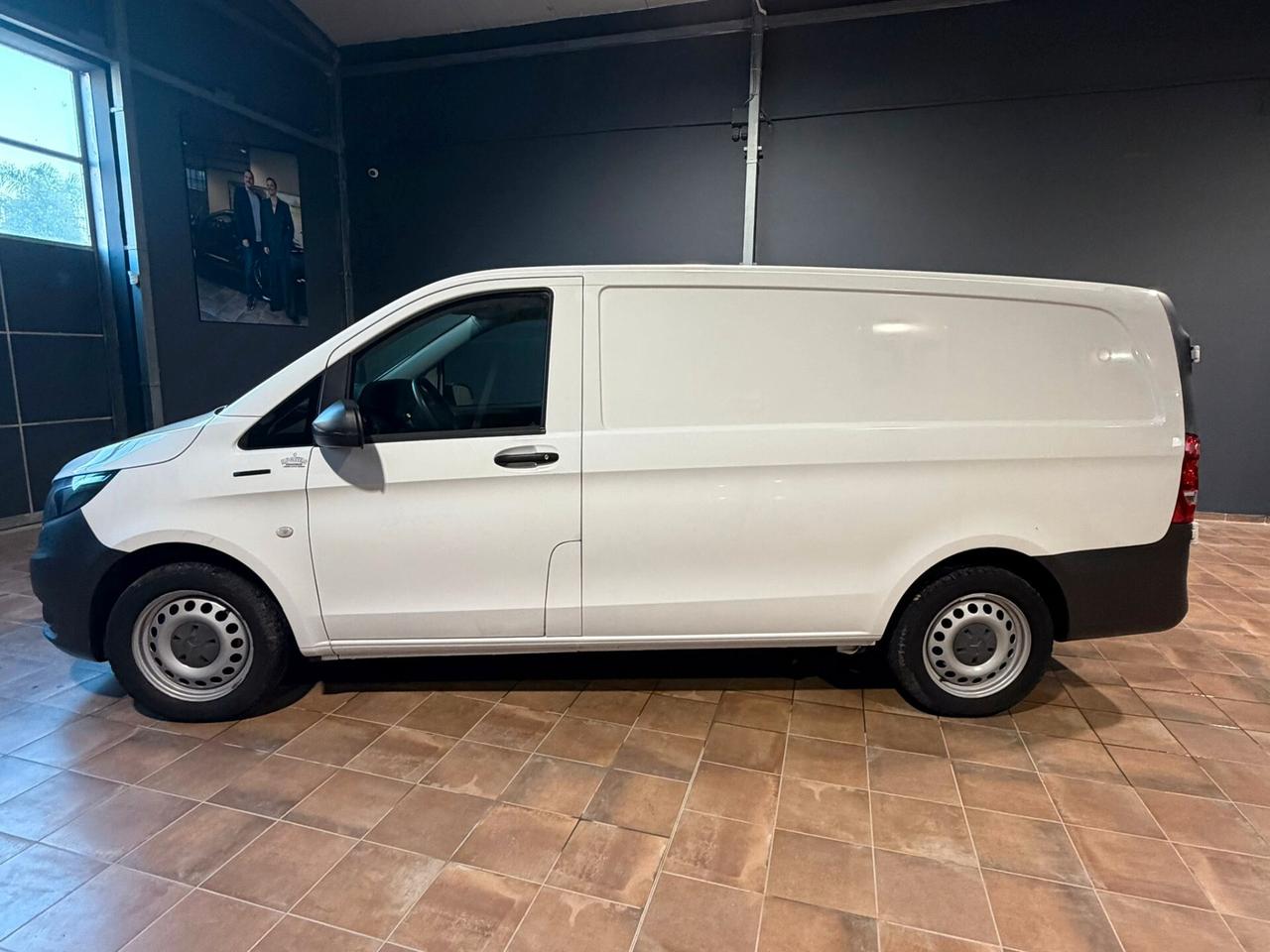 MERCEDES EVITO LONG ELETTRICO