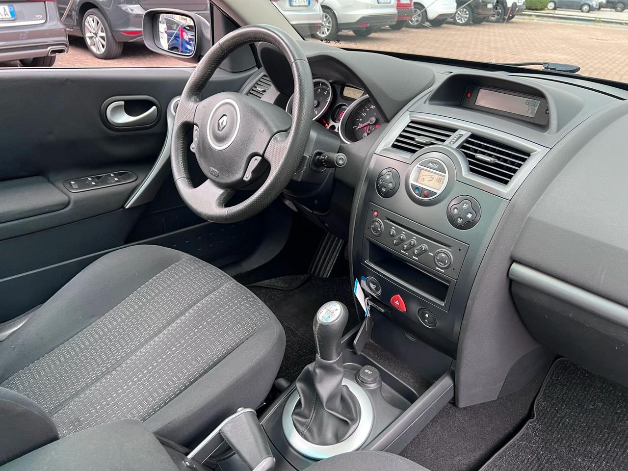 Renault Megane Mégane C-C 1.6 16V Privilège