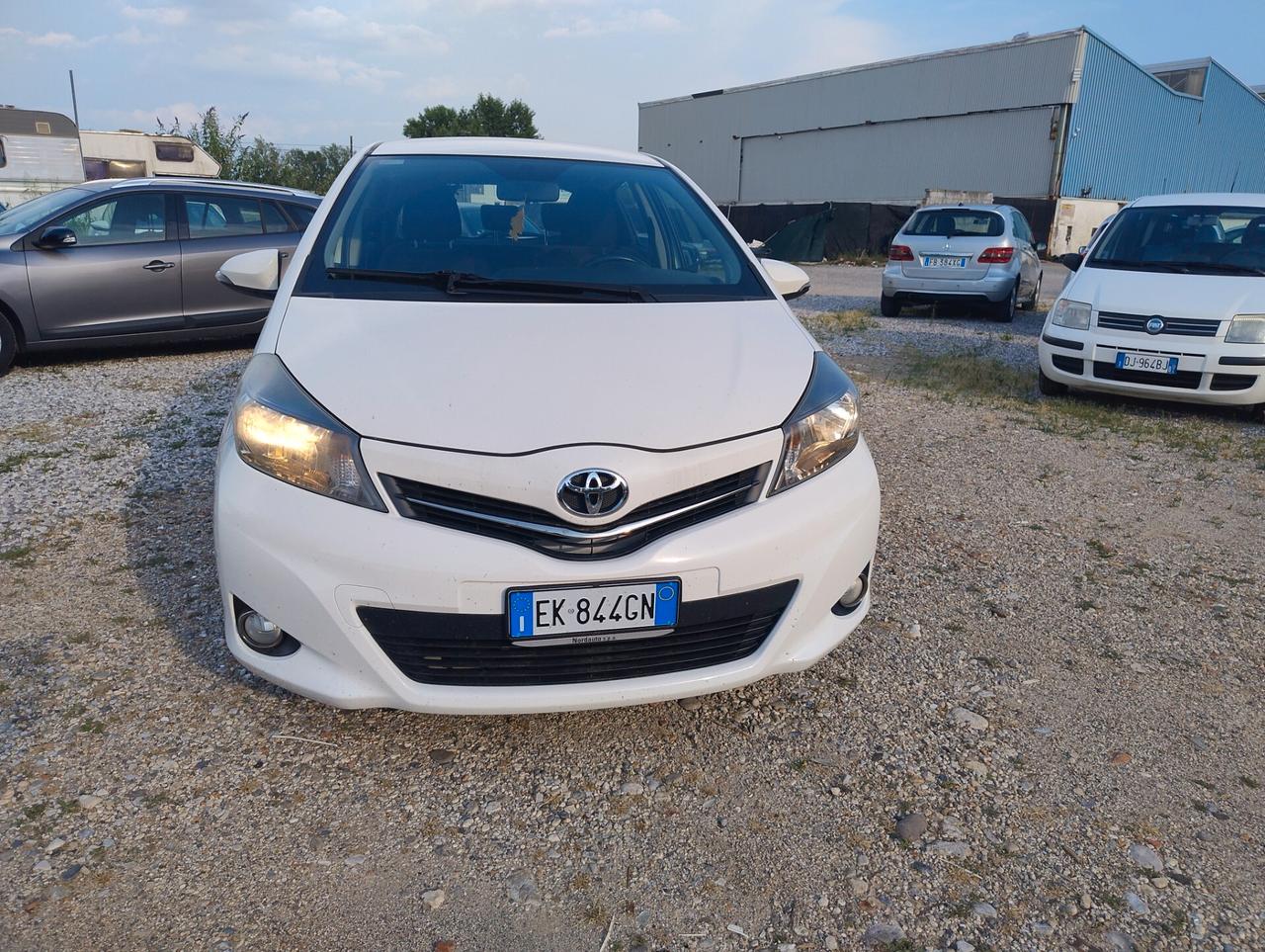 Toyota Yaris 1.3 5 porte Lounge