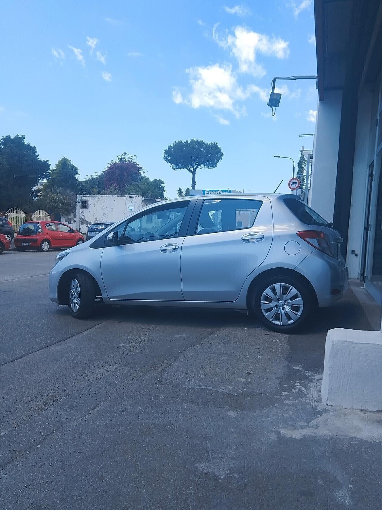 Toyota Yaris 1.0 5 porte Active