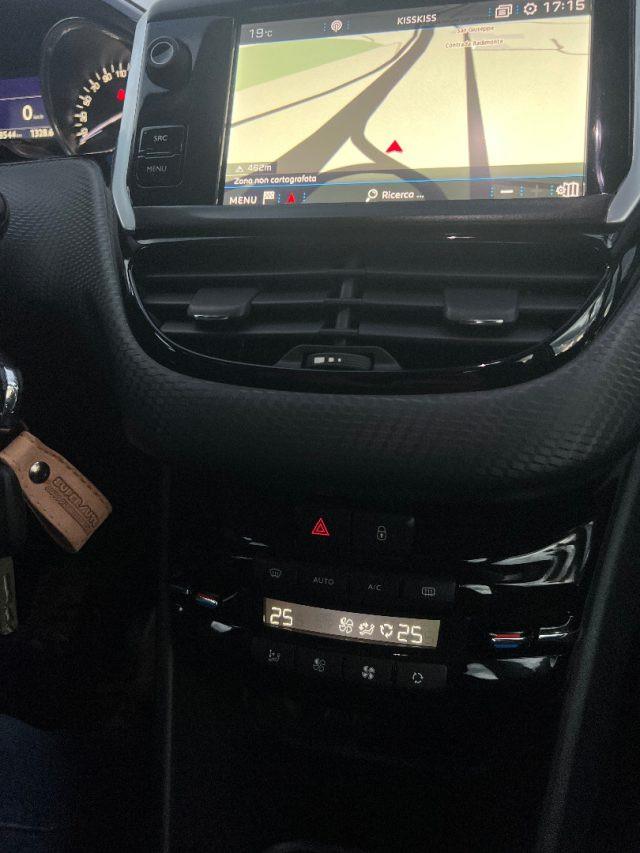 PEUGEOT 2008 BlueHDi 100 S&S Allure