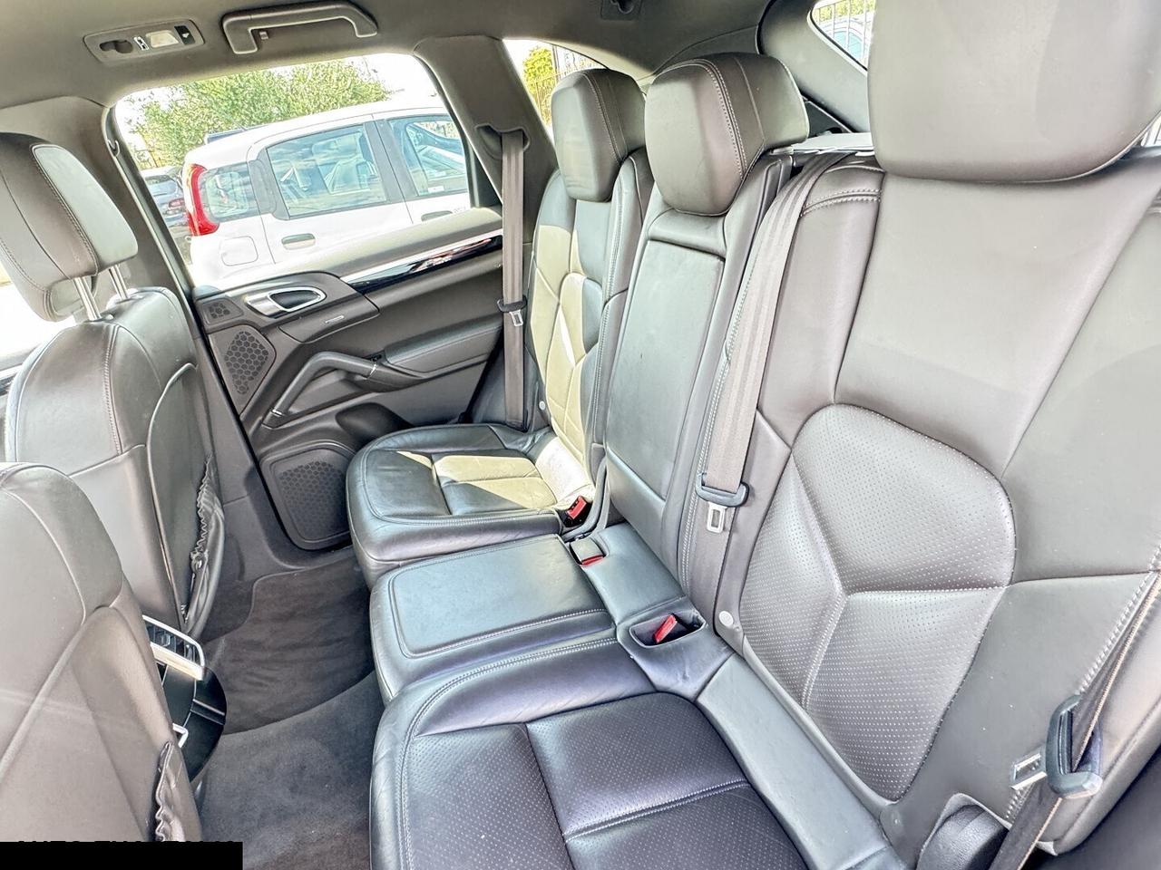 PORSCHE CAYENNE DIESEL NAVI PASM LED