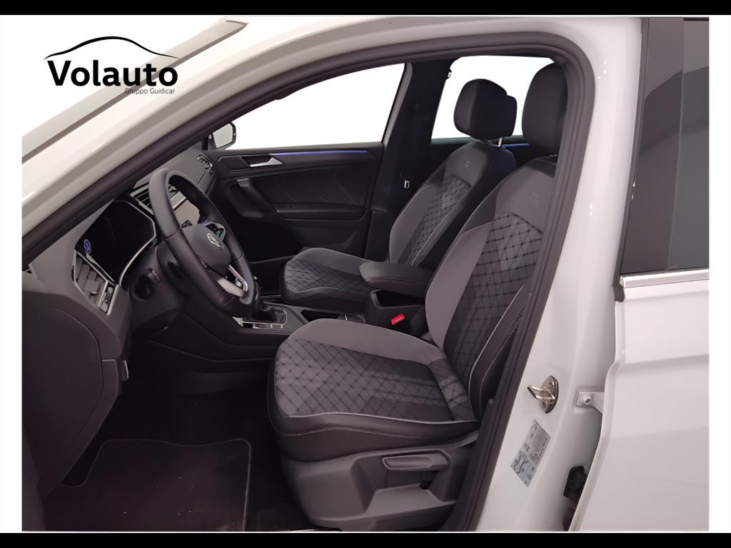 VOLKSWAGEN Tiguan II 2021 - Tiguan 1.5 tsi R-Line 150cv dsg