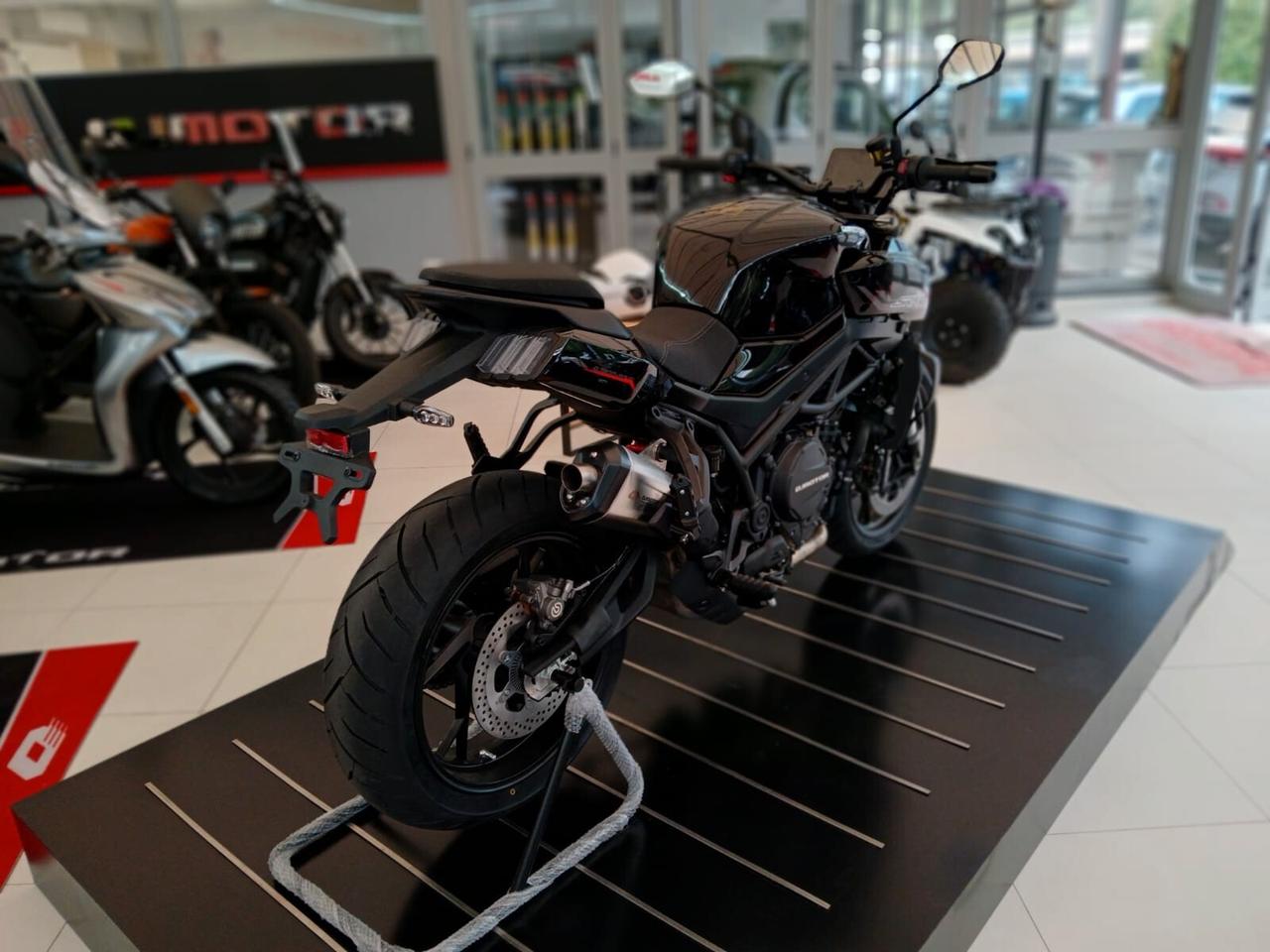 QJ MOTOR SRK 900-NUOVA-PRONTA CONSEGNA
